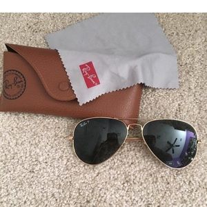 Ray Ban Aviator sun glasses gently used